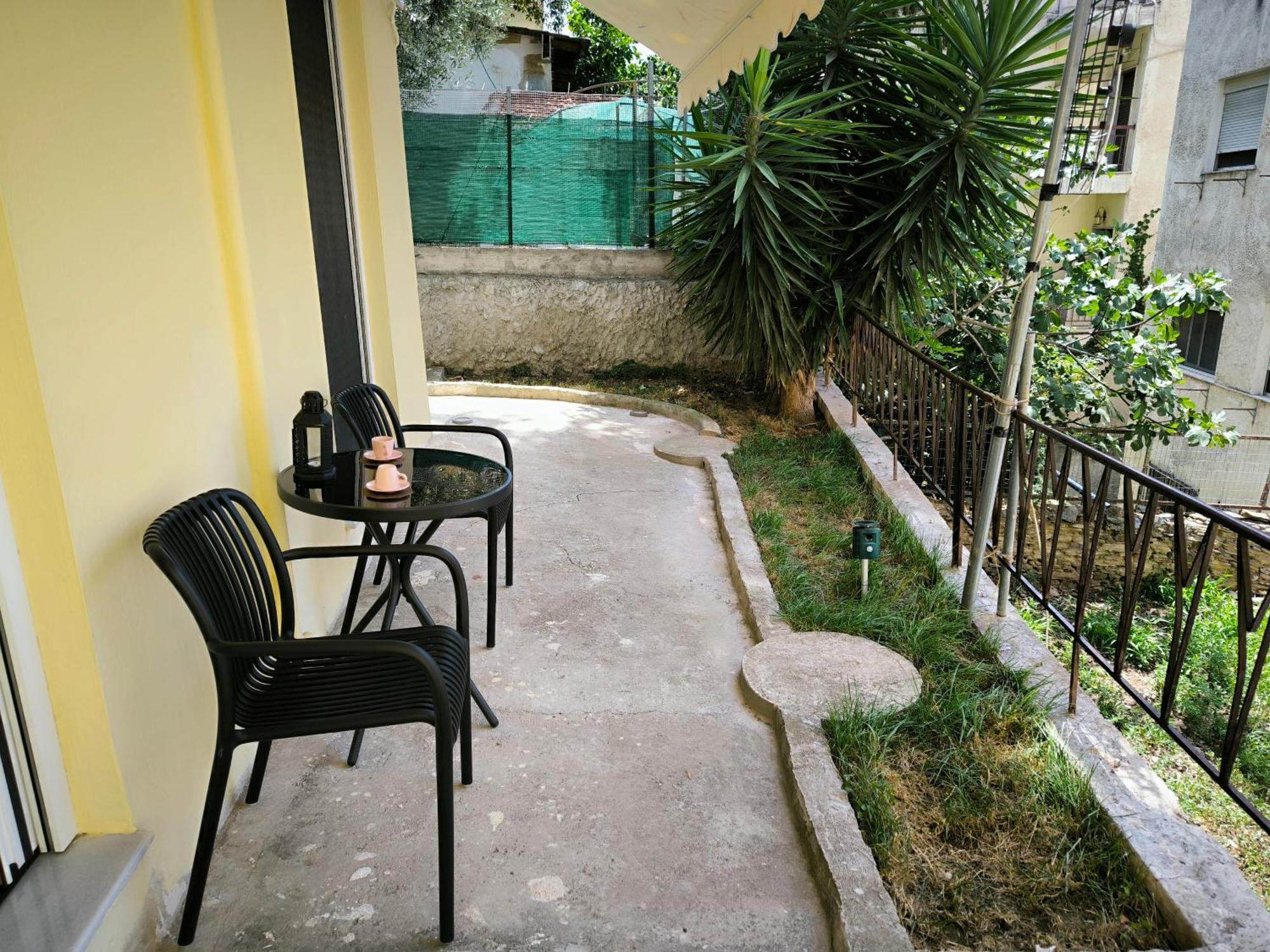 Port View, Veranda, 80 Sqm, Spacious Place For 6 Tesalonika Bagian luar foto